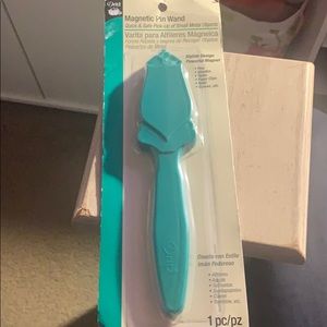 Magnetic pin wand